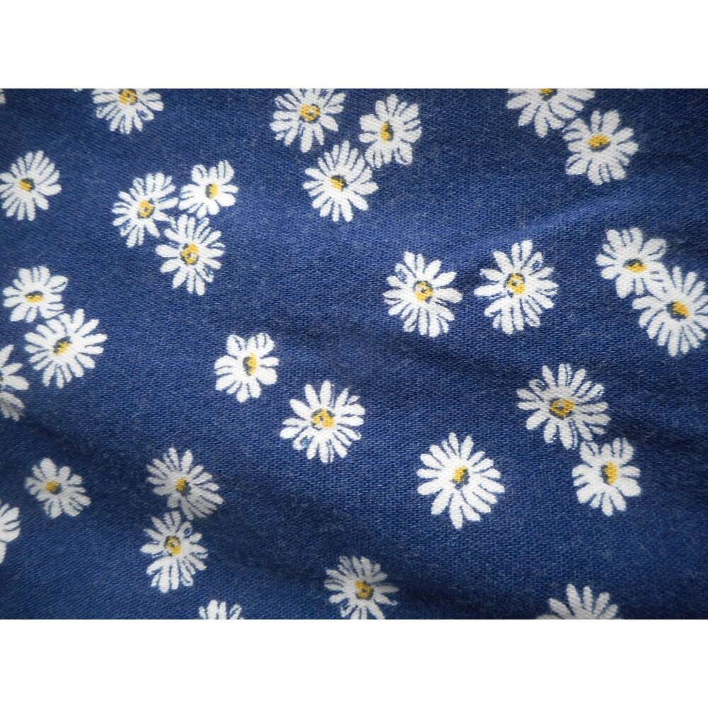 Blue Floral Daisy Sz 16  cotton Spandex blend Capri Pants St John's Bay - Picture 3 of 5